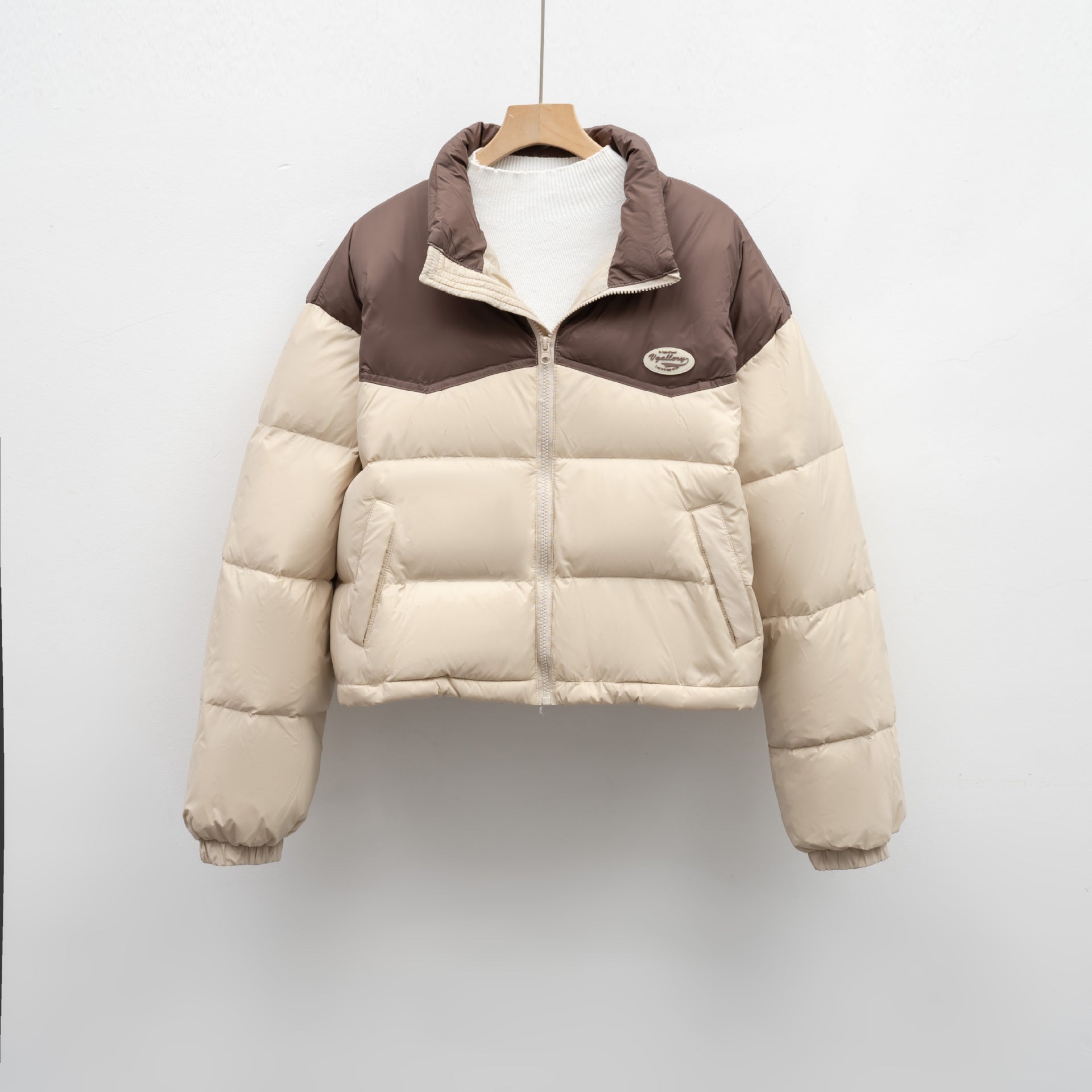 Damen modische kurz geschnittene Steppjacke mit hohem Kragen und praktischem Reißverschluss Krohn-e