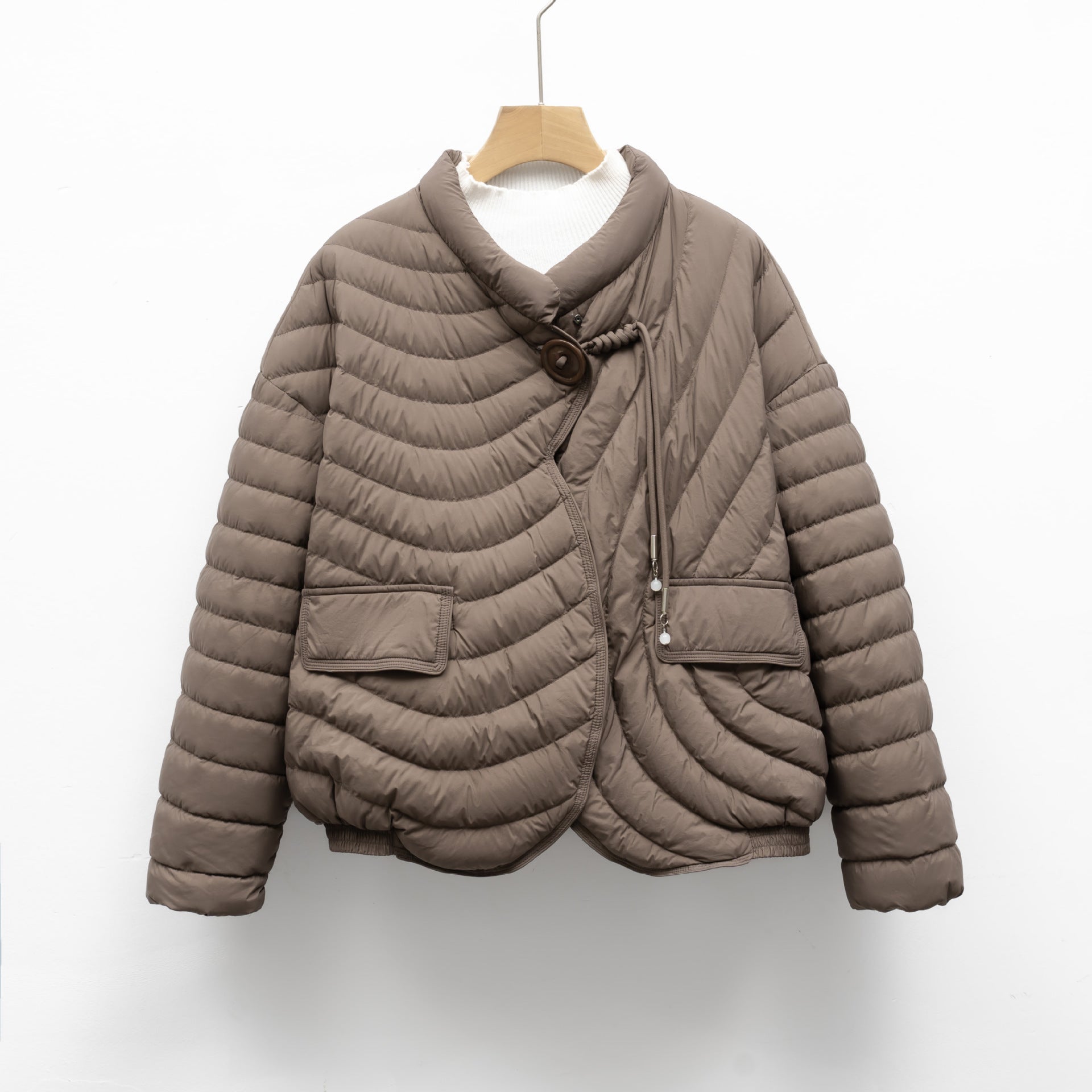 Damen modische Steppjacke mit asymmetrischem Schnitt und praktischen Taschen Krohn-e