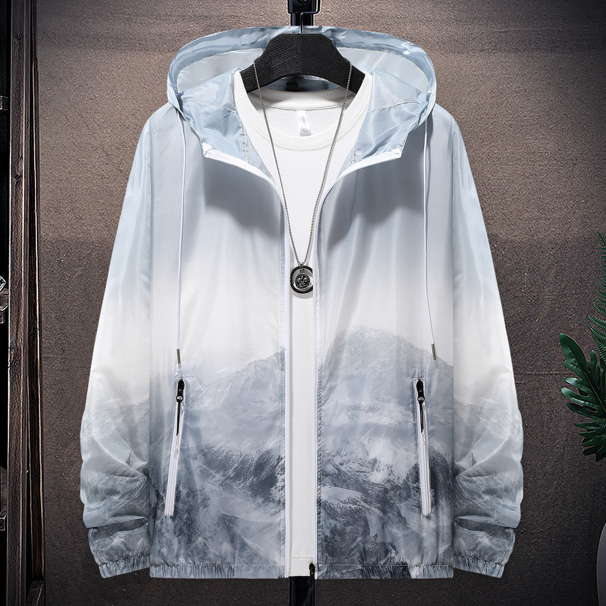 Herren Wind- und wasserfeste leichte Jacke mit einstellbarer Kapuze und reflektierenden Details Krohn-e