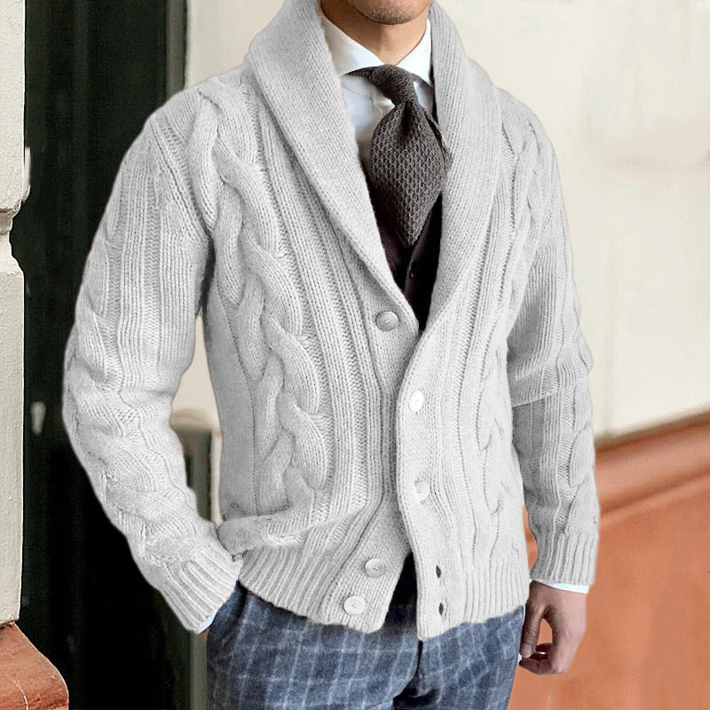Herren Grobstrickjacke mit elegantem Zopfdesign und modernem Kragen Krohn-e