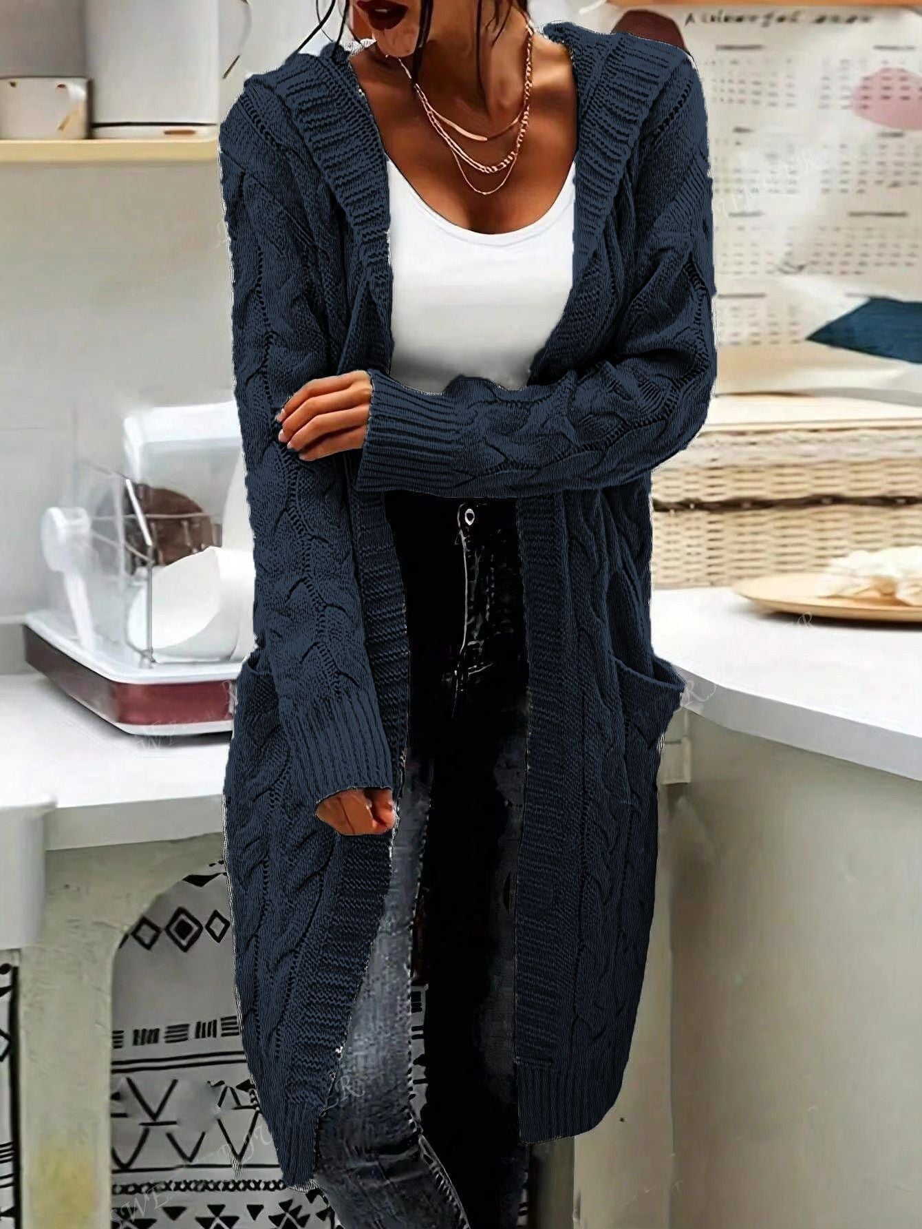Damen Strickjacke im lässigen Langschnitt mit Zopfmuster und praktischen Taschen Krohn-e