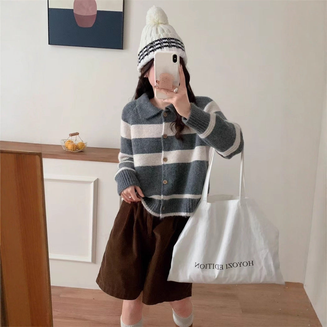 Damen Strickjacke mit charakteristischem Kragen und modischen Blockstreifen Krohn-e