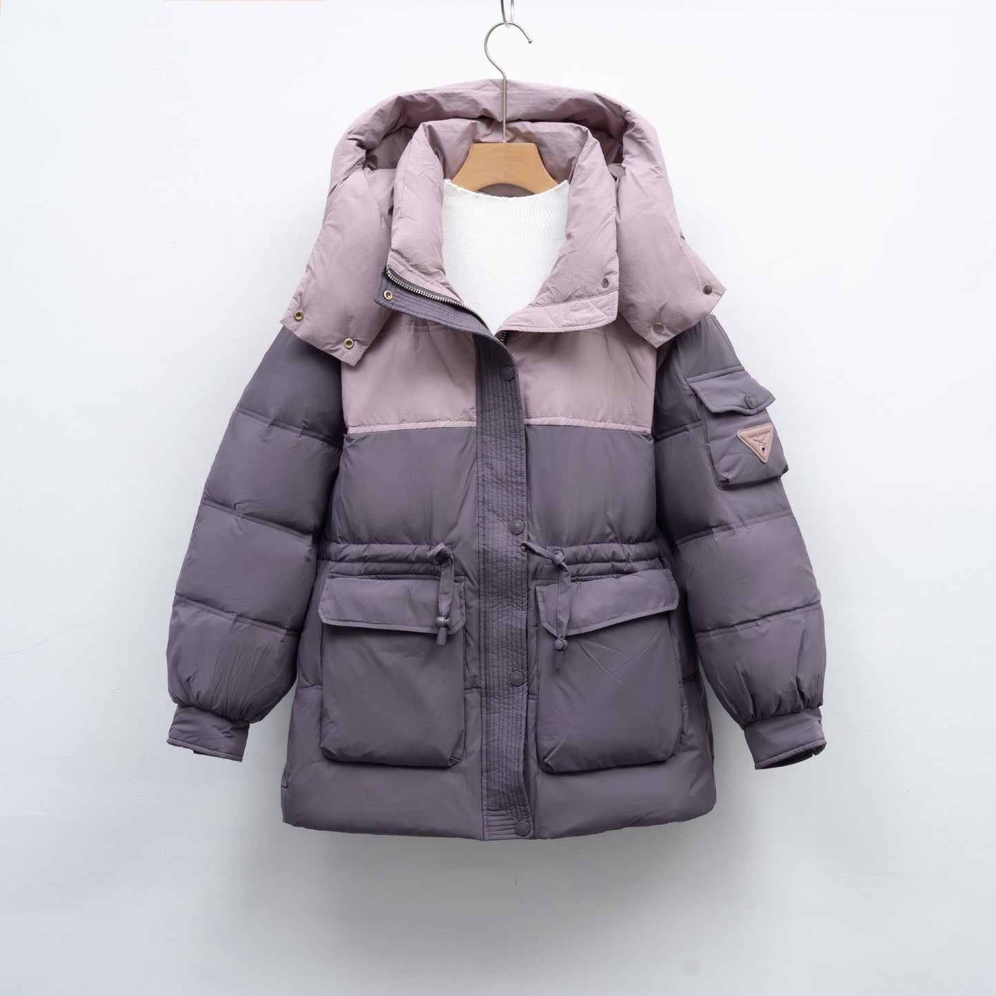 Damen modische Winterjacke mit funktionalen Taschen und großzügiger Kapuze Krohn-e