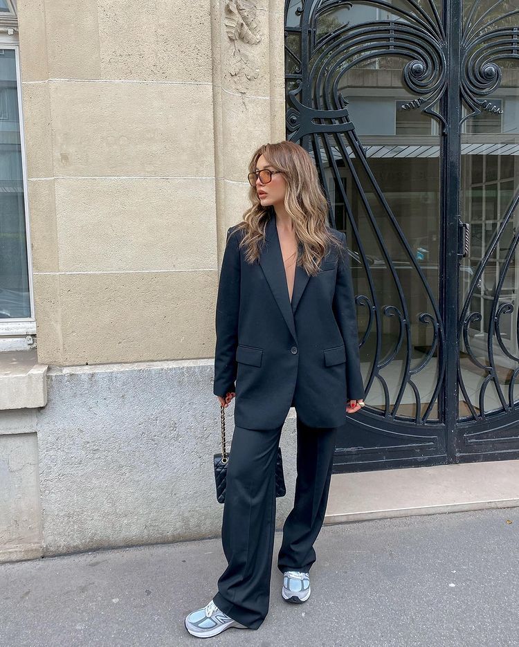 Großer schwarzer Blazer