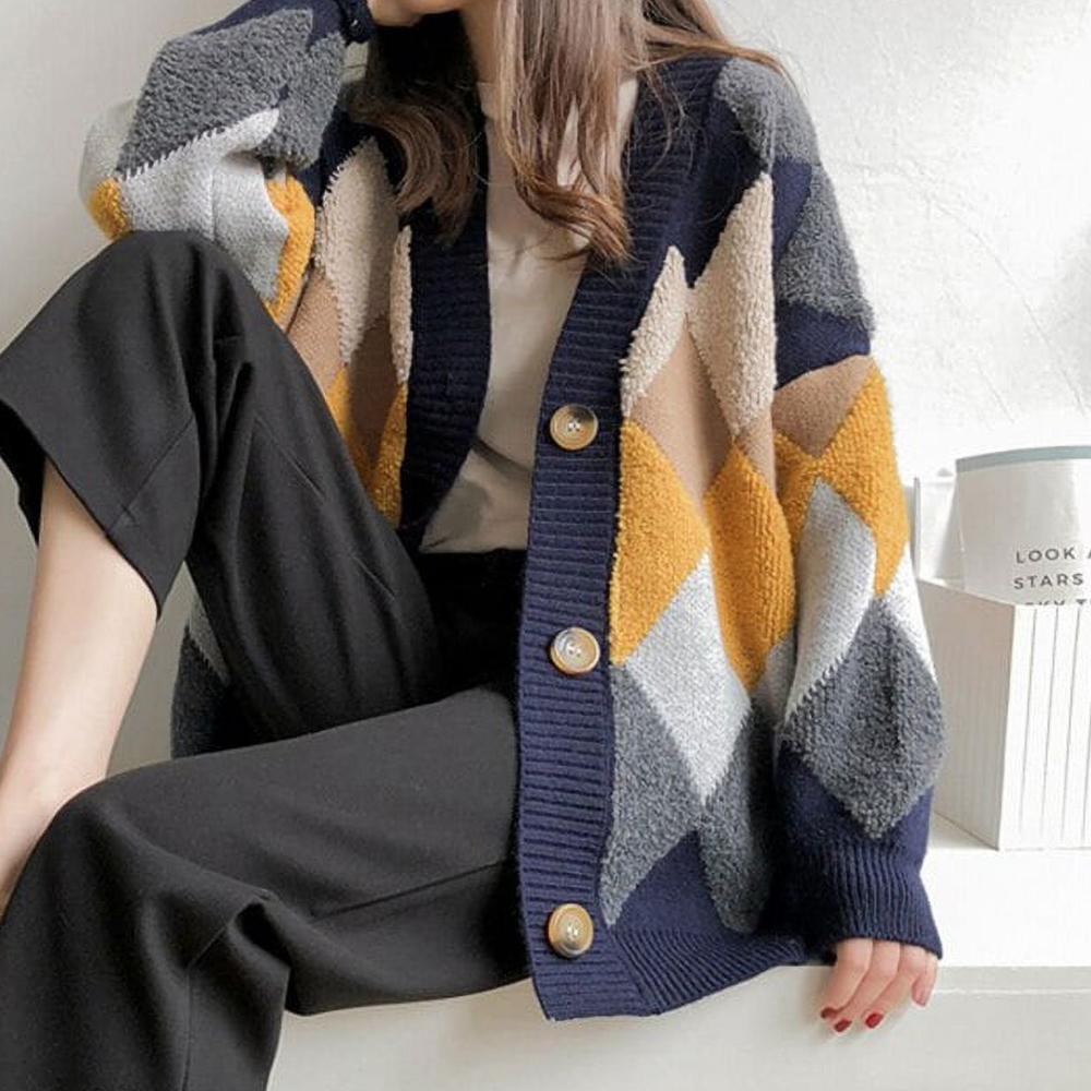 Elegante und gemütliche Damenstrickjacke von JADA