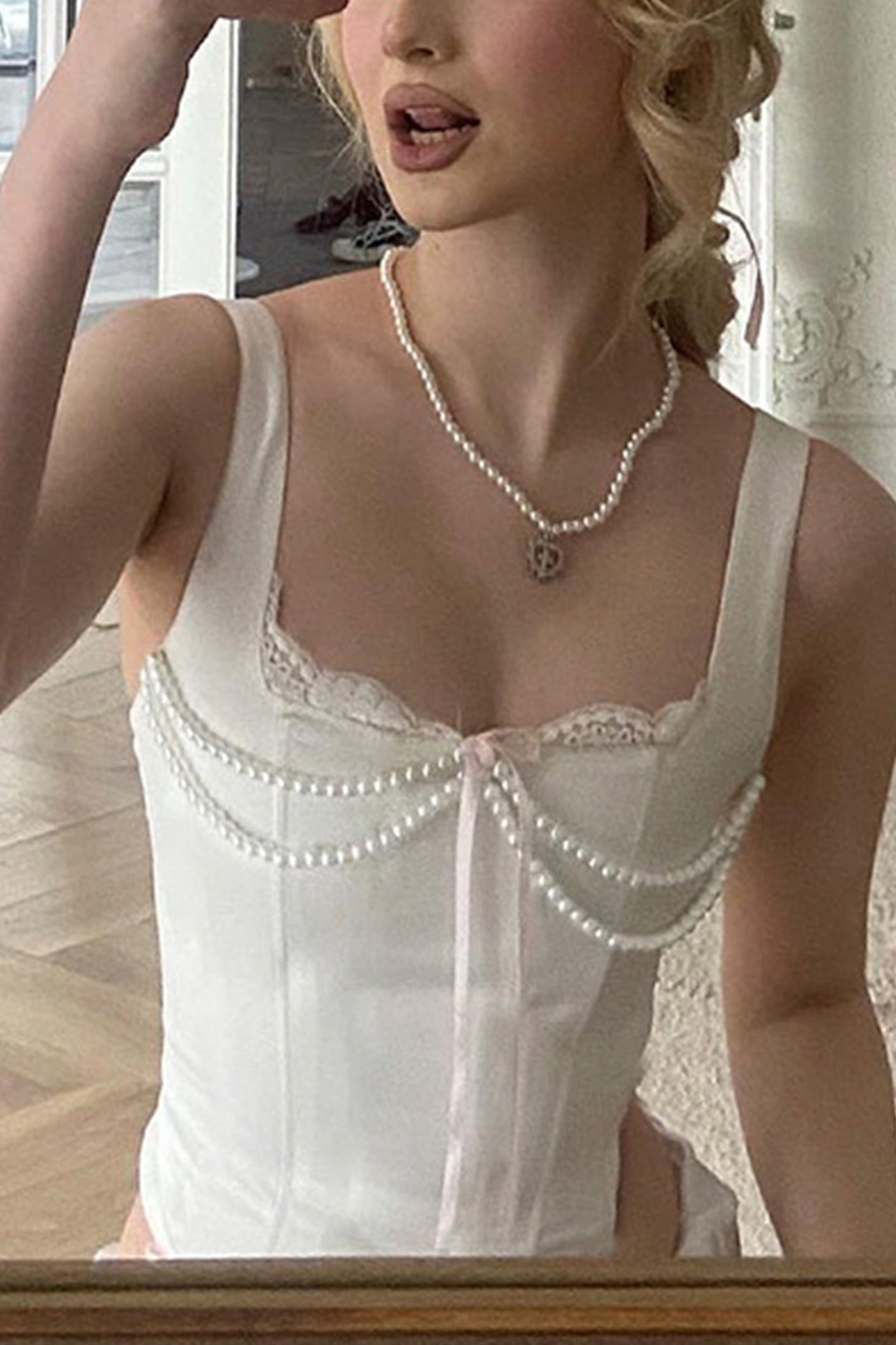 Fudus Schnür-Top mit Ketten