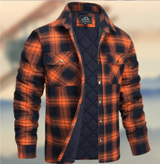 Gepflegtes Hemd mit Knopfleiste von Petr