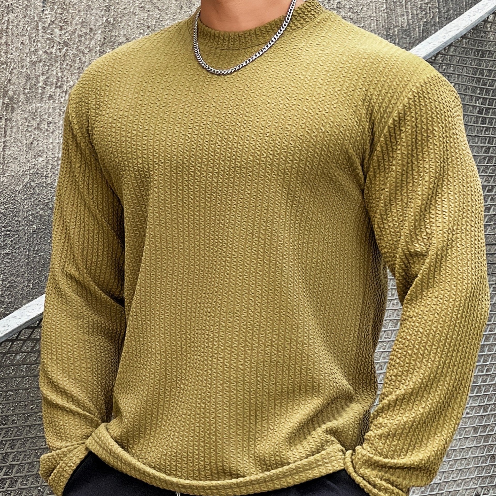 Sportlicher Herrenpullover zum Fitness