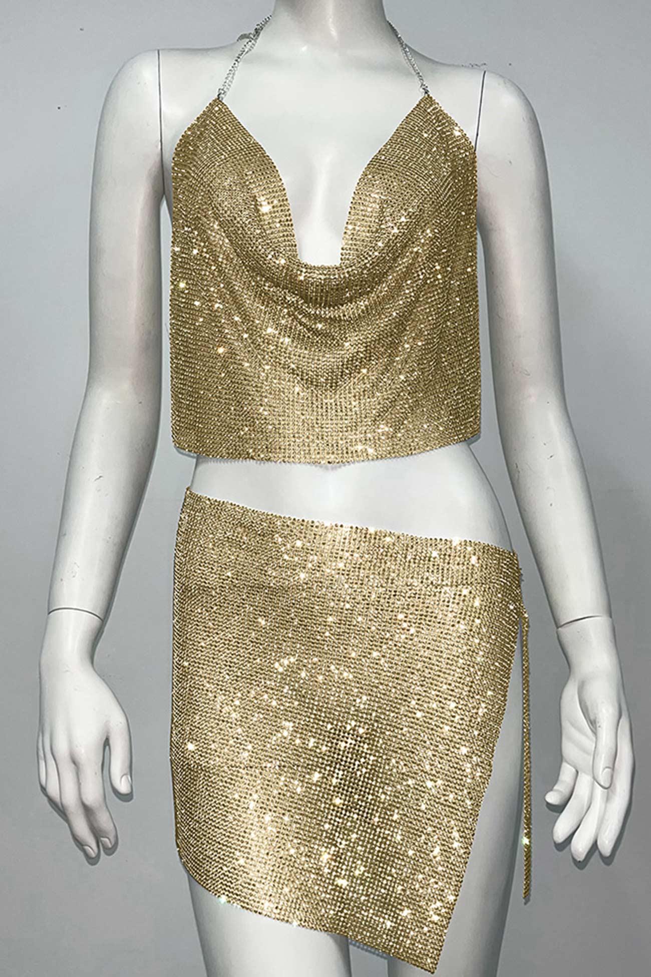 Fudus Camel-Hals Halter Crop Top und Schlitzrock Set