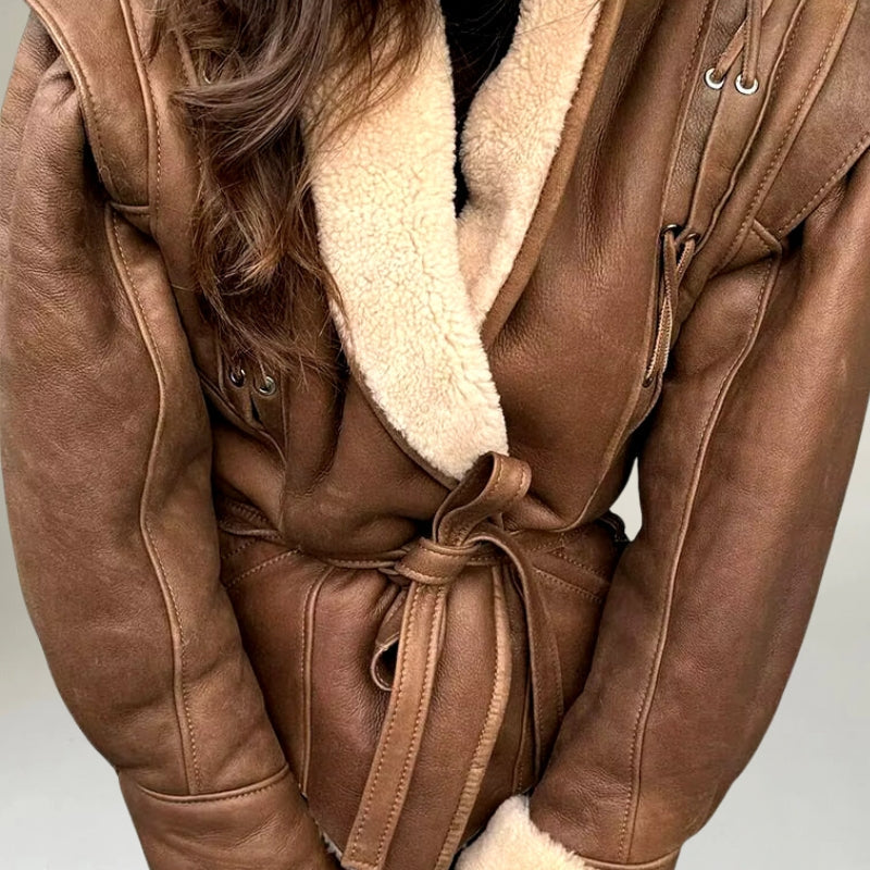 Krohn-e | Lederjacke - Wickeldesign - Gurtel Taille - Strukturierte Schultern - Schnürdetails