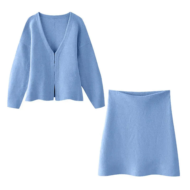 Fudus Stricktop mit V-Ausschnitt und Laternenärmeln und Minirock-Set