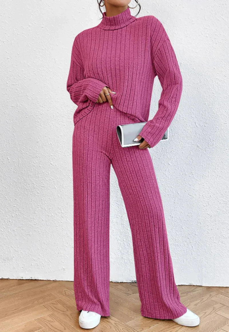 Pullover und Hose im Spitzen-Look