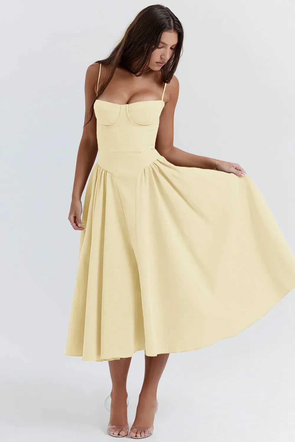 Izzy: Ein elegantes Cocktailkleid