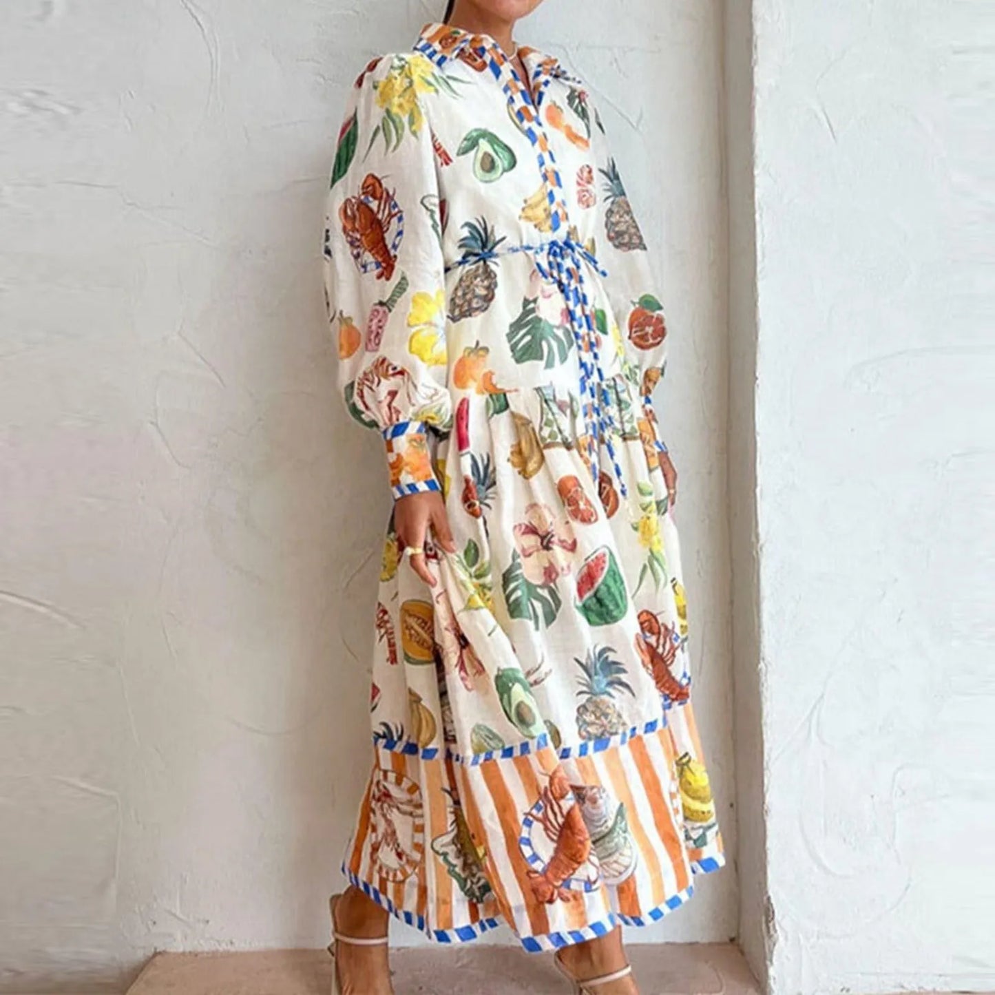 Damenkleid Rachel: lässiger Schnitt, Knöpfe, V-Ausschnitt