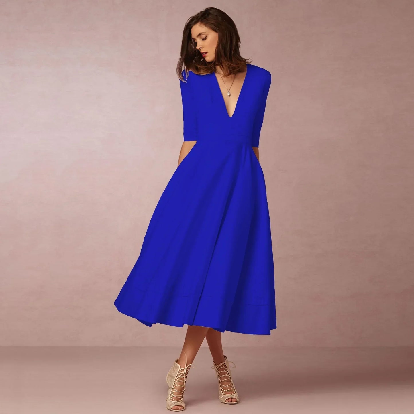 Ulanna:  Glamouröse, elegante Prinzessinnenkleider für Damen
