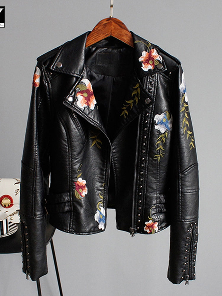 Krohn-e | Damenlederjacke mit Eleganten und Schicken Bestickten Blumen