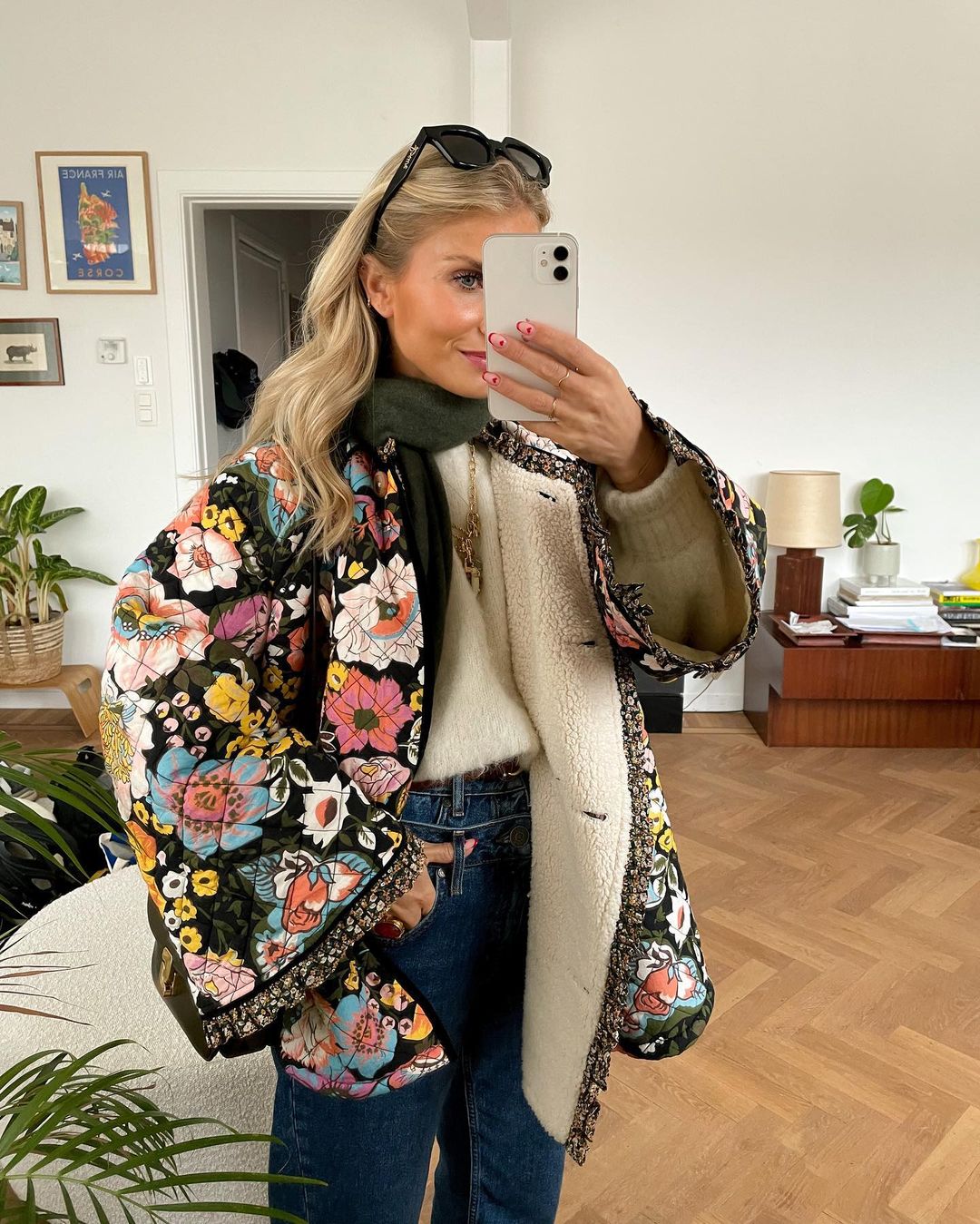 Krohn-e | Blumengemusterte Wendeblouson Wärme und Stil in Einem Boho-design