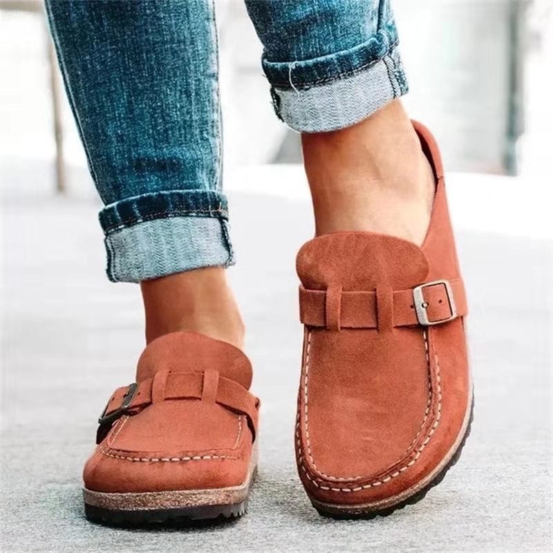 Yelena:  stylische Sandalen im Retro-Look