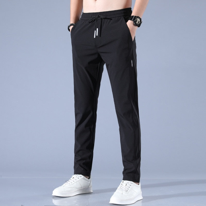 Herrenhose mit Schnelltrocknungsfunktion und Stretchanteil