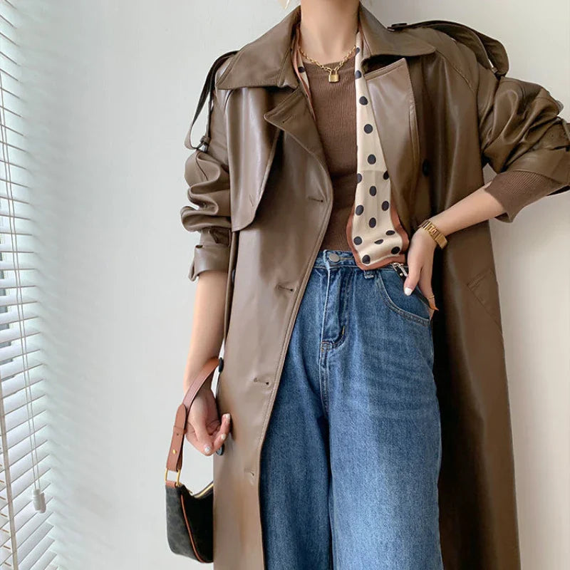 Krohn-e | Langer Trenchcoat für Frauen Lederlook Stilvoll und Modern