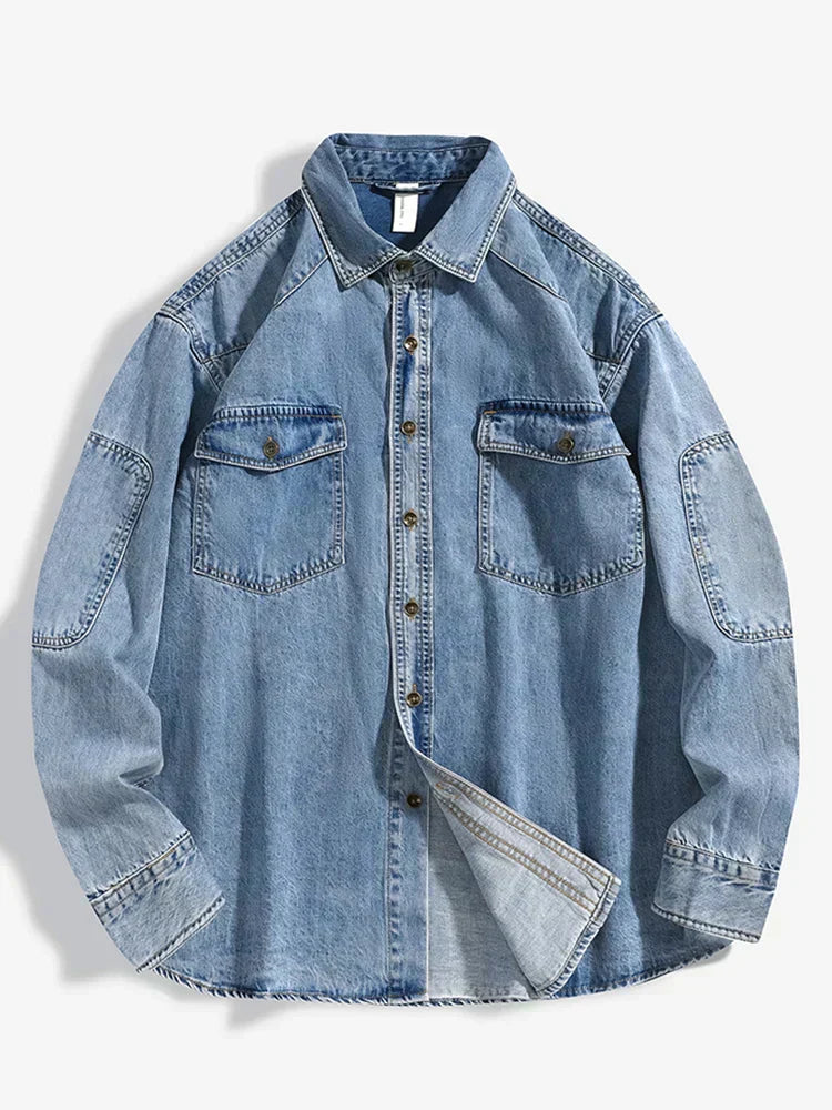 Männers Denimhemd von Calvin Lässig, geknöpft mit Taschen