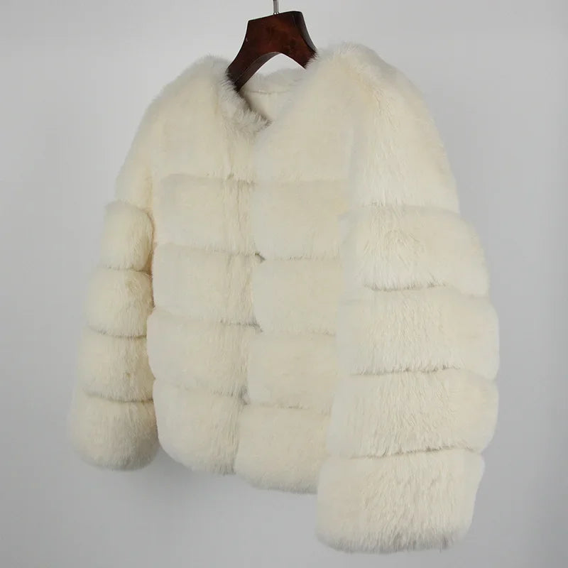 Moderne, bequeme Winterjacke von Aini