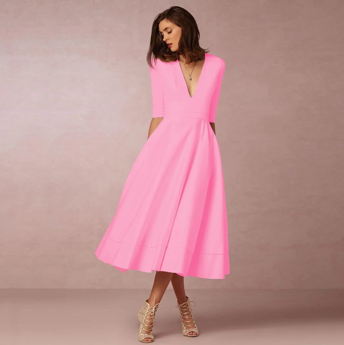 Ulanna:  Glamouröse, elegante Prinzessinnenkleider für Damen