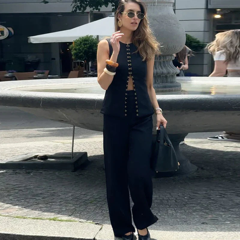 Fudus ärmelloses Oberteil mit O-Ausschnitt und hochtaillierte gerade Hose