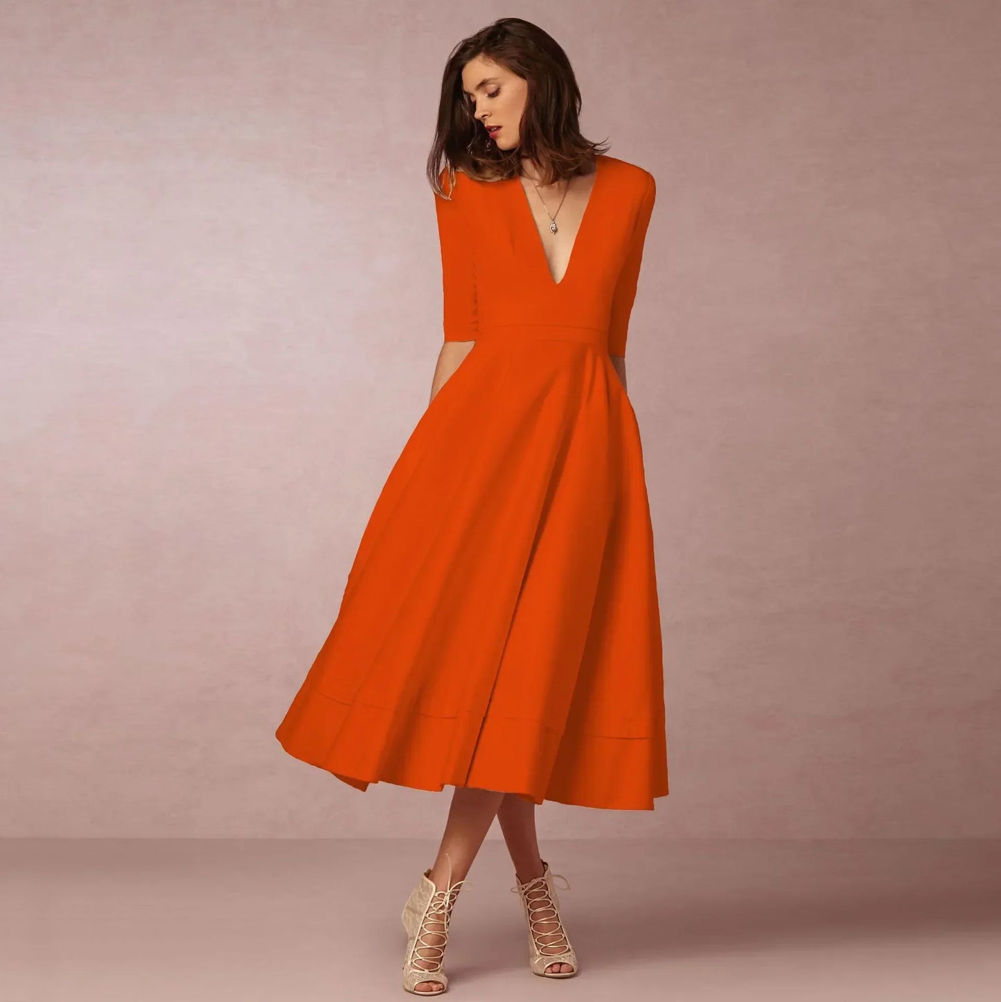 Ulanna:  Glamouröse, elegante Prinzessinnenkleider für Damen