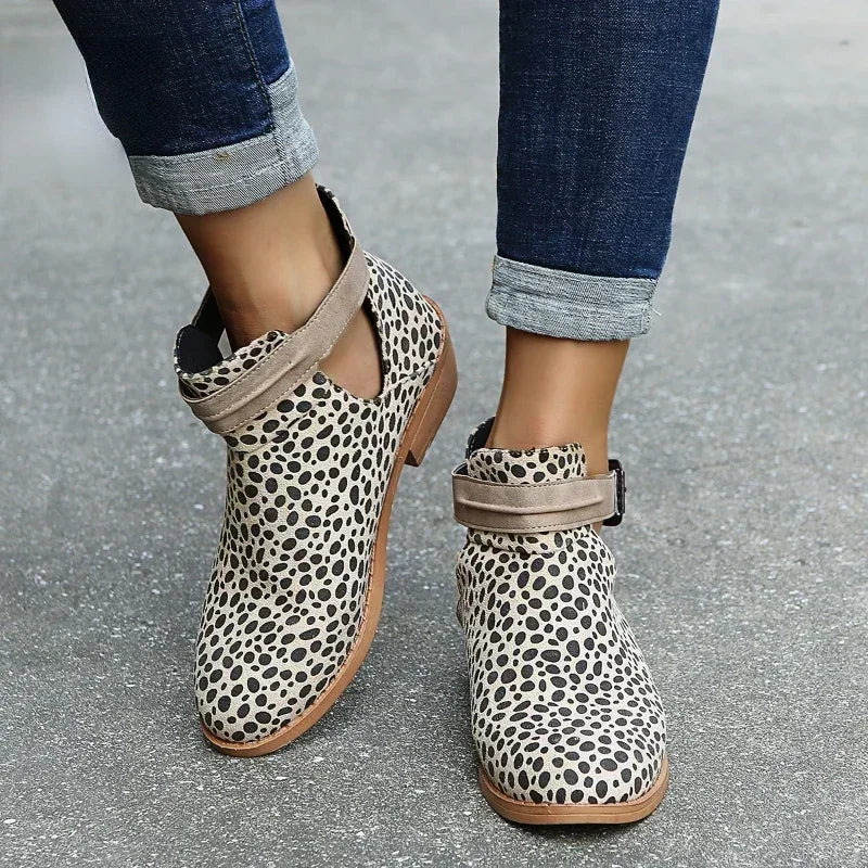 Krohn-e | Stiefeletten mit Verstellbarem Riemen und Spitzer Zehe