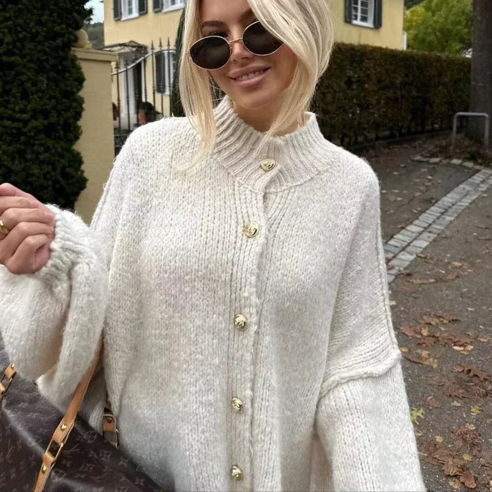 Ariane: Eine gemütliche Strickjacke für jedes Wetter