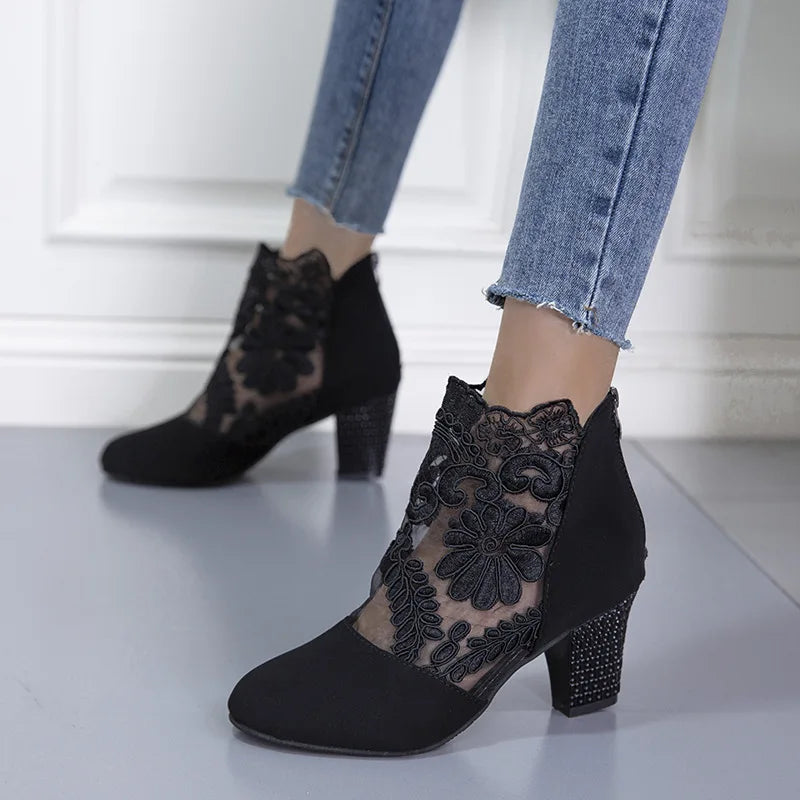 KROHN-E Damen High Heels Spitze Mesh-Details Elegant Schwarz