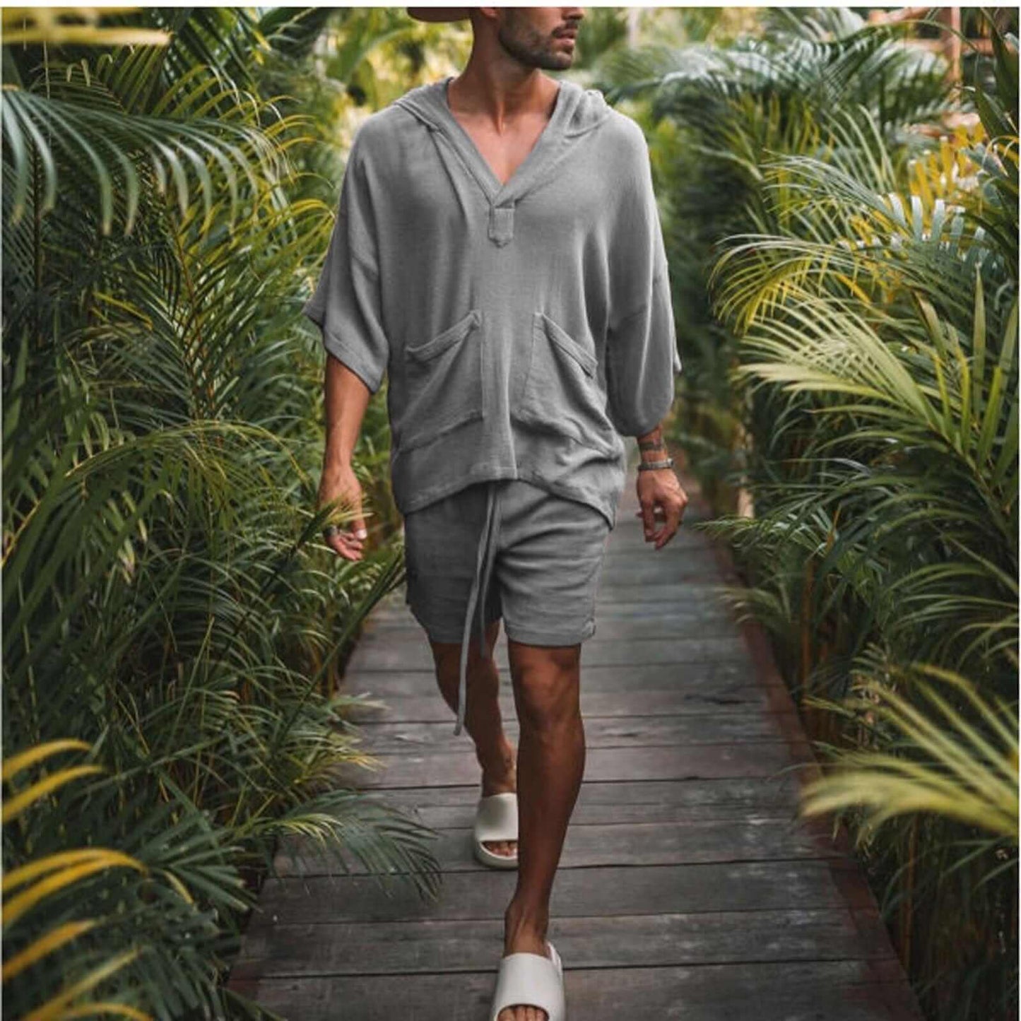 Fudus Hoodie und Shorts Set: V-Ausschnitt, Dreiviertelärmel, Relaxed Fit, Atmungsaktiv