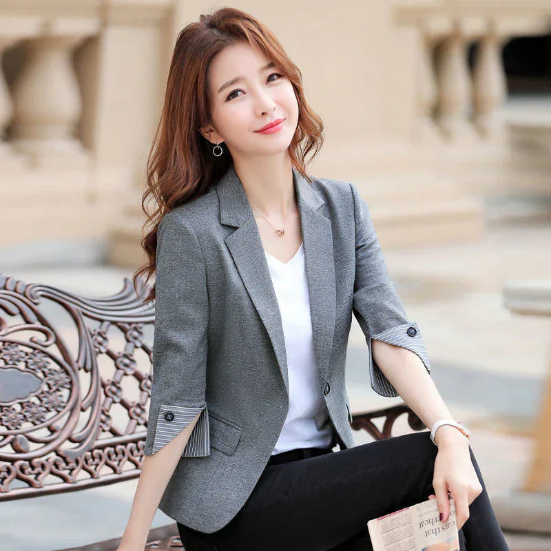 Leichter Damenblazer im Casual-Stil