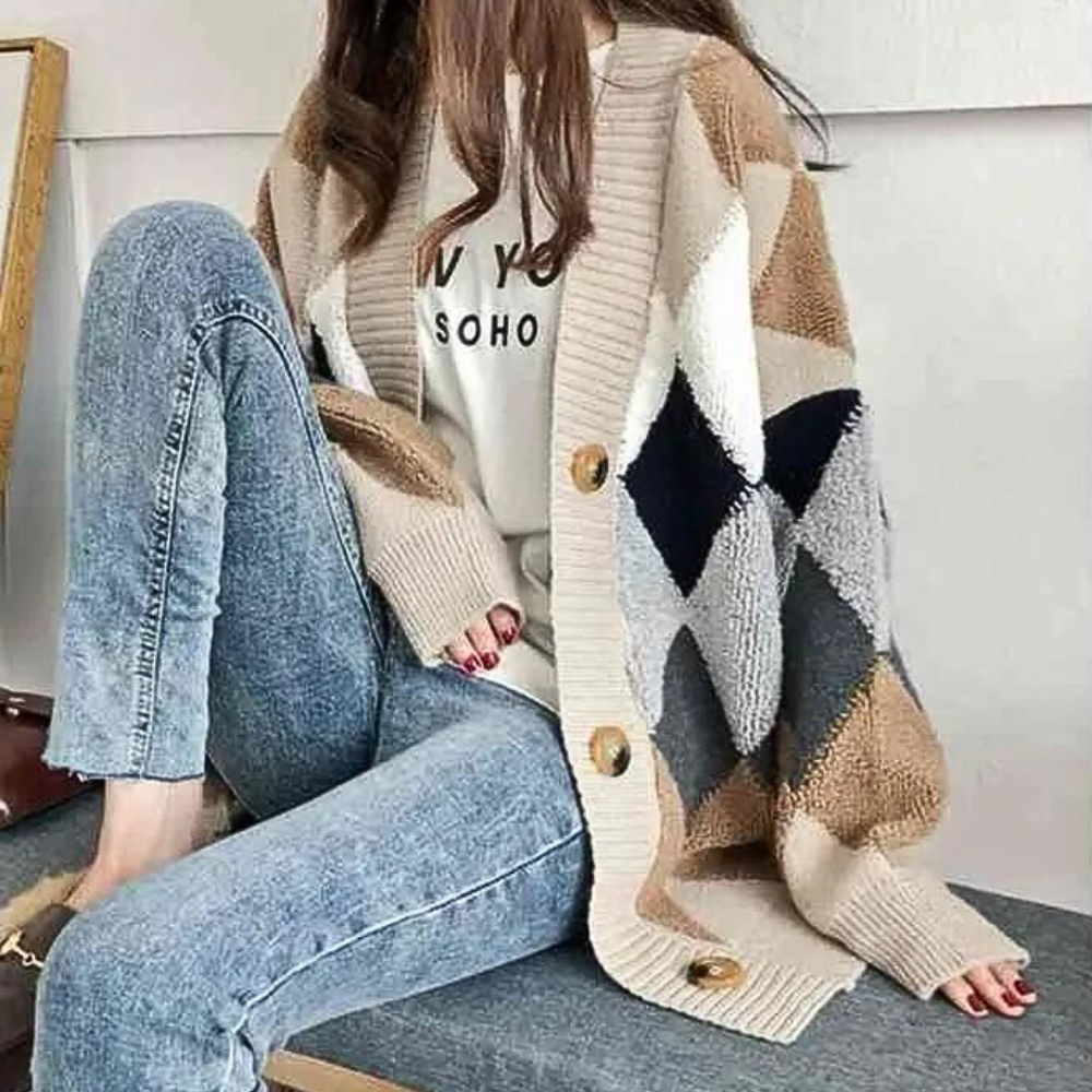 Elegante und gemütliche Damenstrickjacke von JADA
