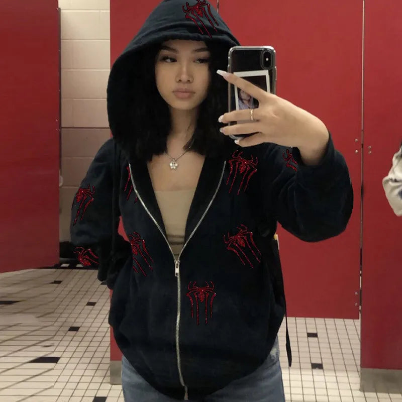 Gothischer Hoodie mit Uzziah Spinnendruck