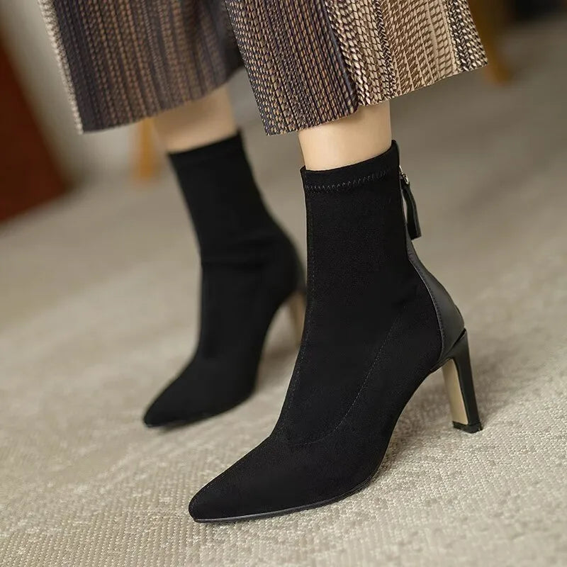 Krohn-e | Stiletto-Stiefeletten mit Spitzem Zeh und Reißverschluss Hinten