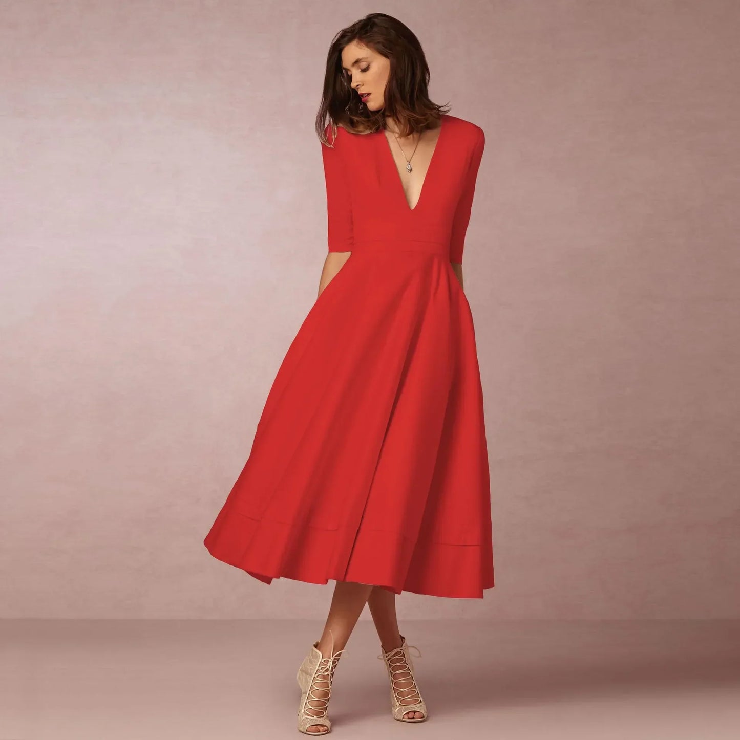 Ulanna:  Glamouröse, elegante Prinzessinnenkleider für Damen