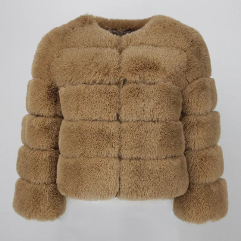 Moderne, bequeme Winterjacke von Aini