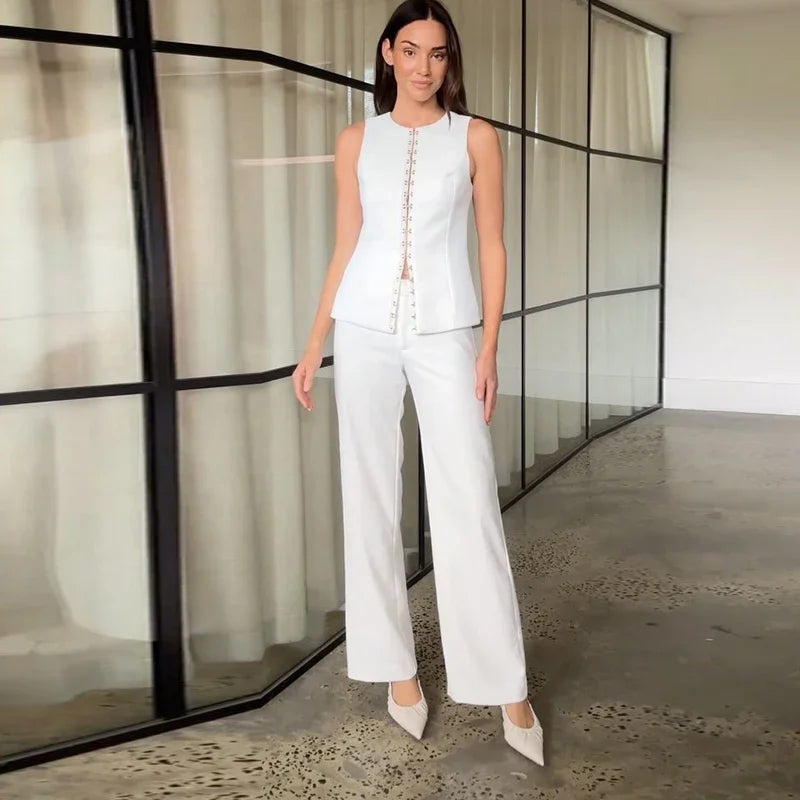 Fudus ärmelloses Oberteil mit O-Ausschnitt und hochtaillierte gerade Hose