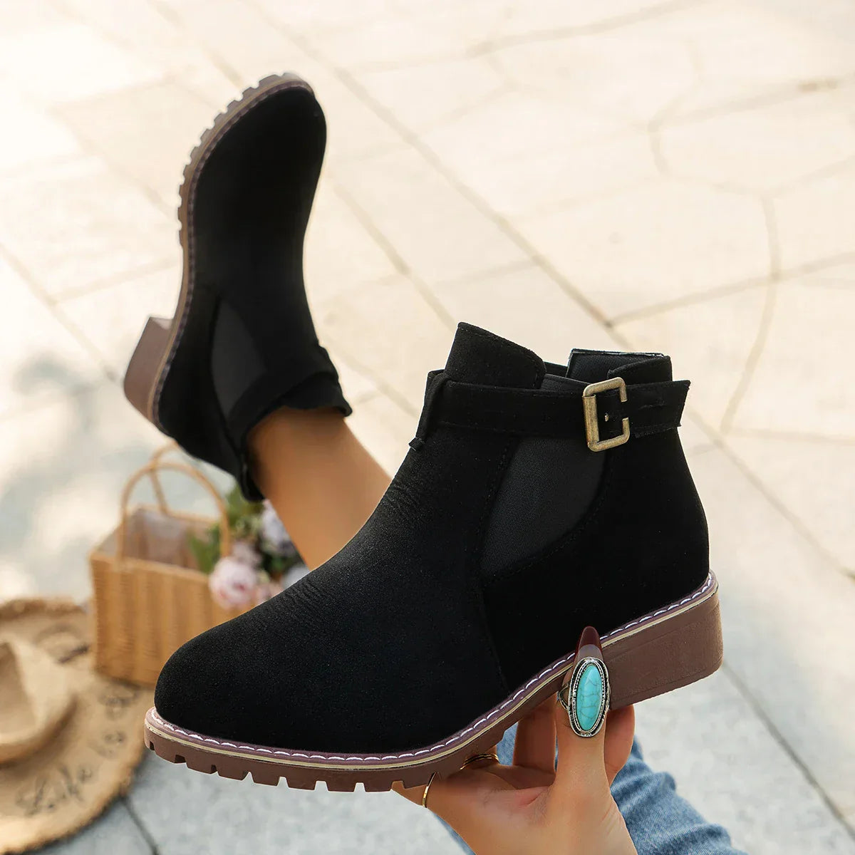 Krohn-e | Lässige Mittel-Absatz-Stiefel mit Klobigem Schnallen-Stil