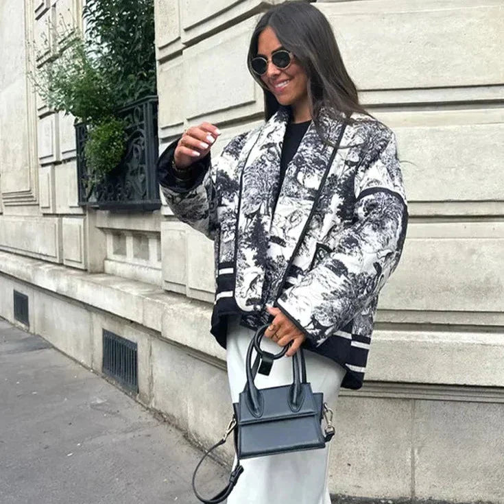 Damenjacke mit Blumenmuster von Yolanda