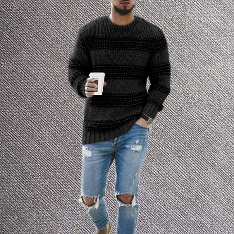Herrenpullover mit Streifen