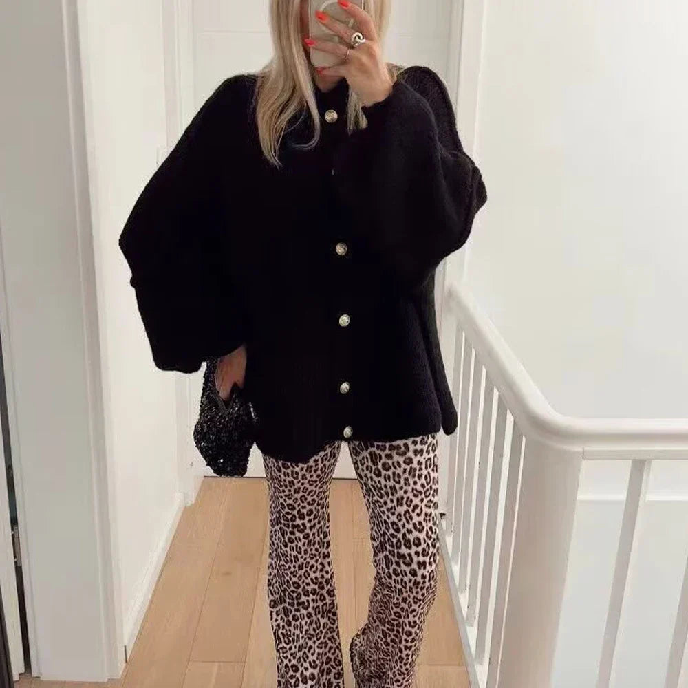 Ariane: Eine gemütliche Strickjacke für jedes Wetter