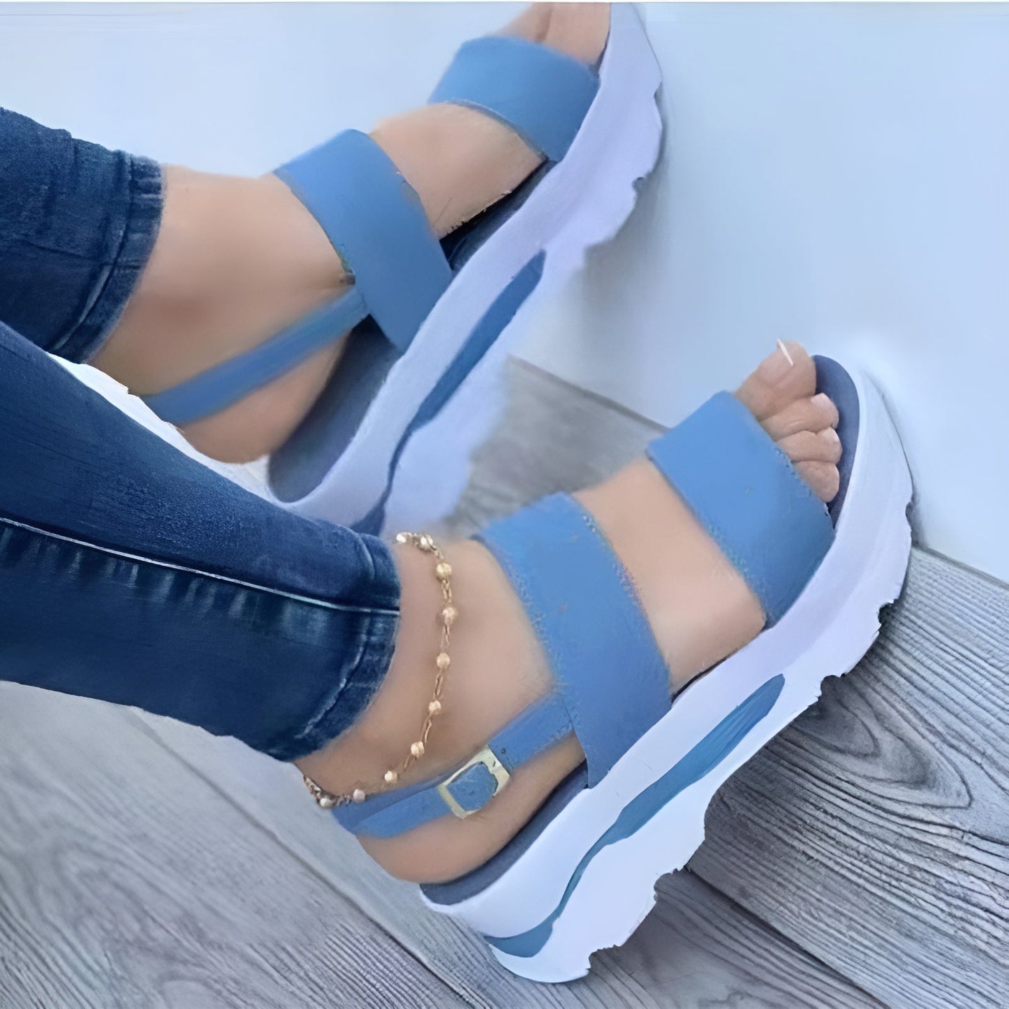 Trendige orthopädische Sandalen für Damen