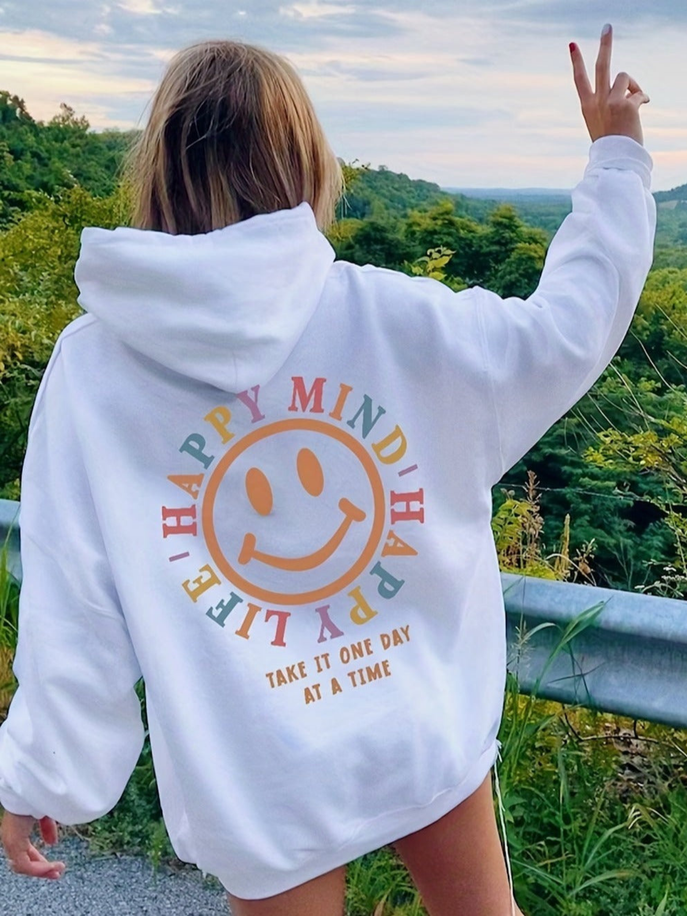 Fudus: Cooler Kapuzenpullover mit Statement