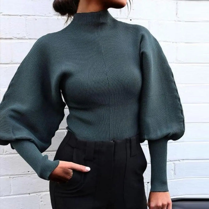 Paulas eleganter Strickpullover: stilvoll für Herbst und Winter