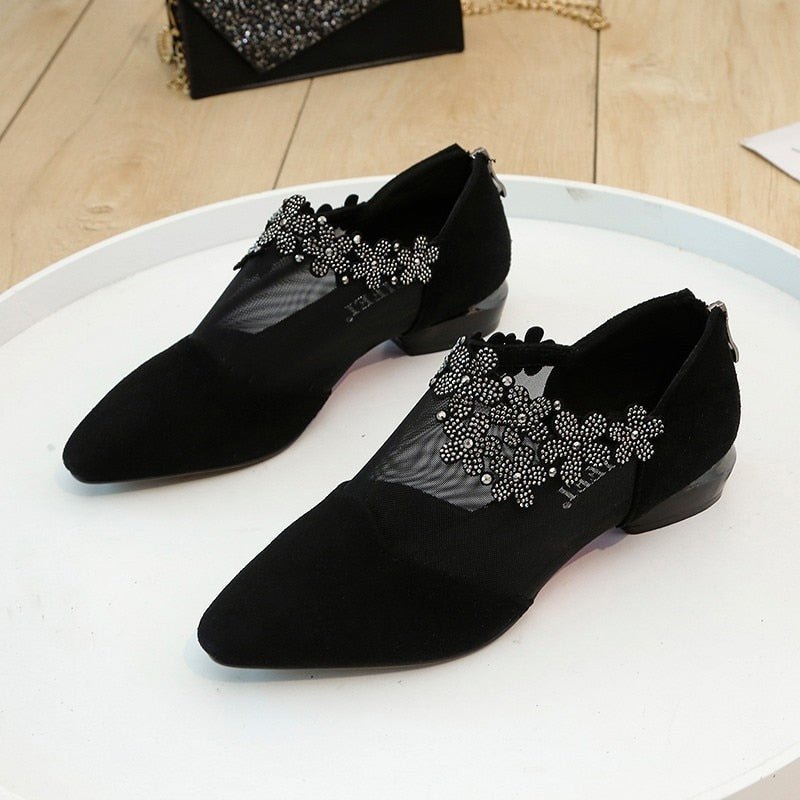 Schwarze, bequeme und stylische Damenschuhe mit Absatz von Sina