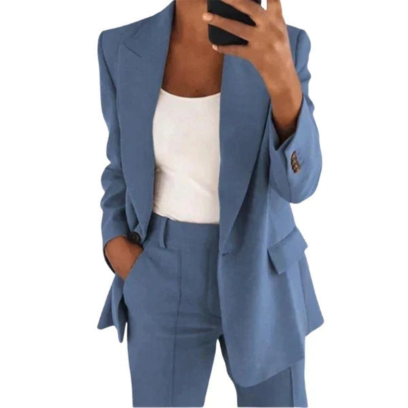 Elegantes Damen-Blazer-Set Clara: Jacke und Hose im stilvollen Design