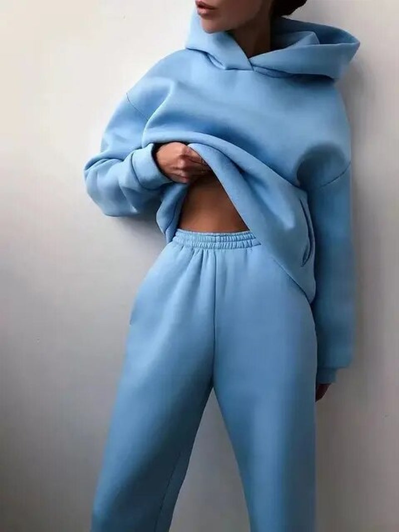 Elegantes, Oversized-Trainingsset von Elena für einen stilvollen Winterauftritt